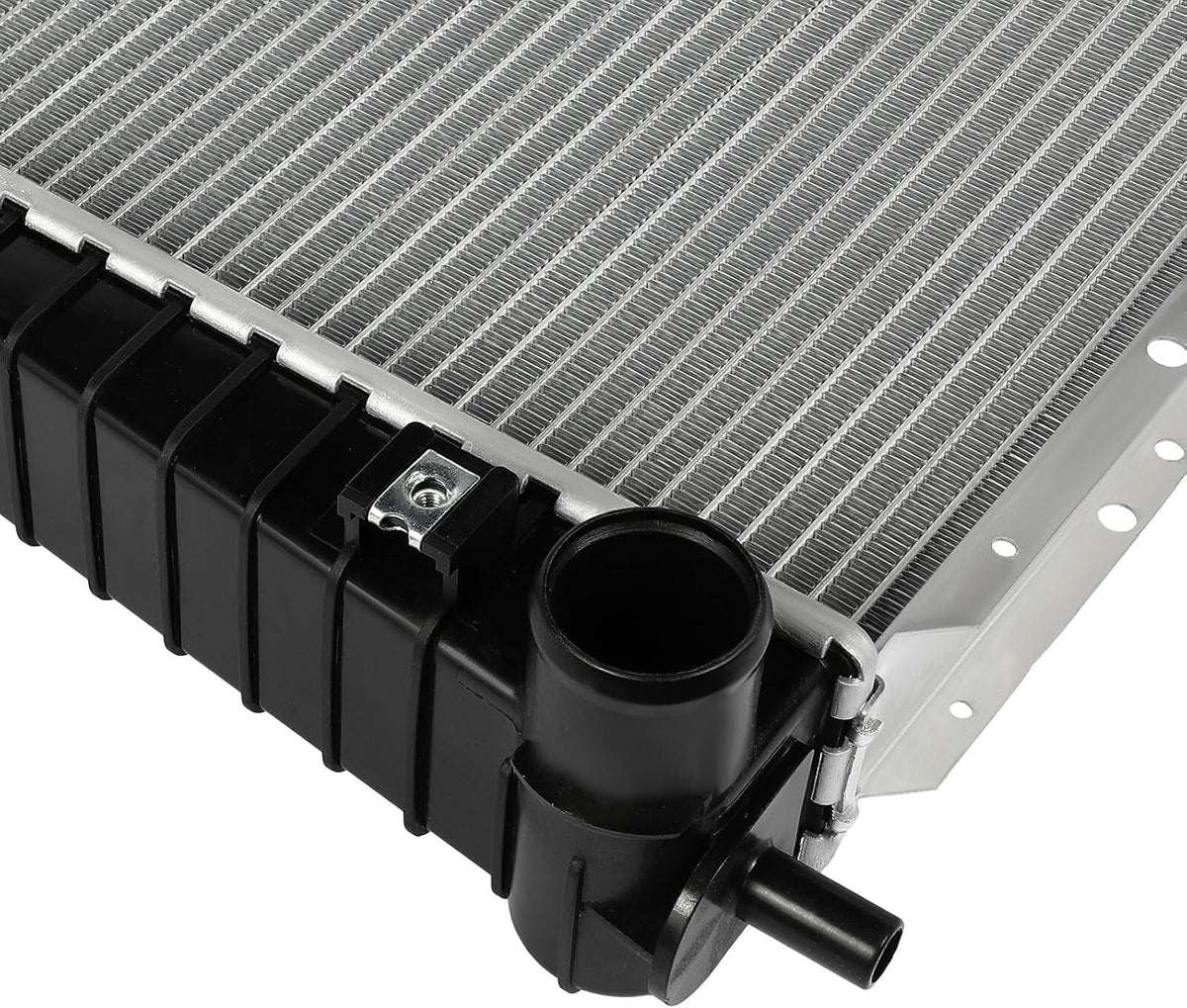 Radiator Compatible with Ford Expedition 4.6L 2004-2006, 5.4L 2004-2008 & F-150 4.2L/4.6L 2004-2008 - KUDUPARTS