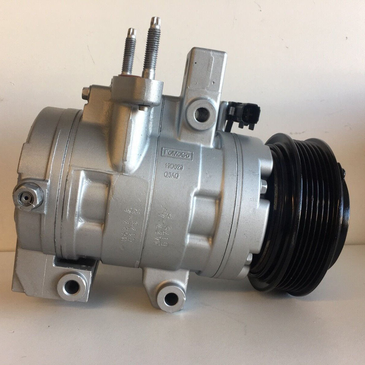A/C Compressor LS00167660 for Ford F-150 Lobo 5.0L 2011-2014 - KUDUPARTS