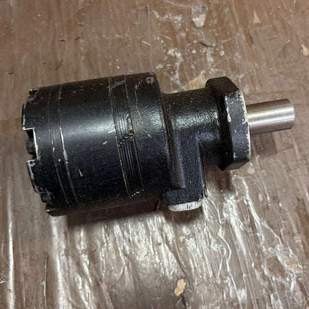 Hydraulic Motor 500470A3120AAAAA 500470A5120AAAAA for White RE 500 Series - KUDUPARTS