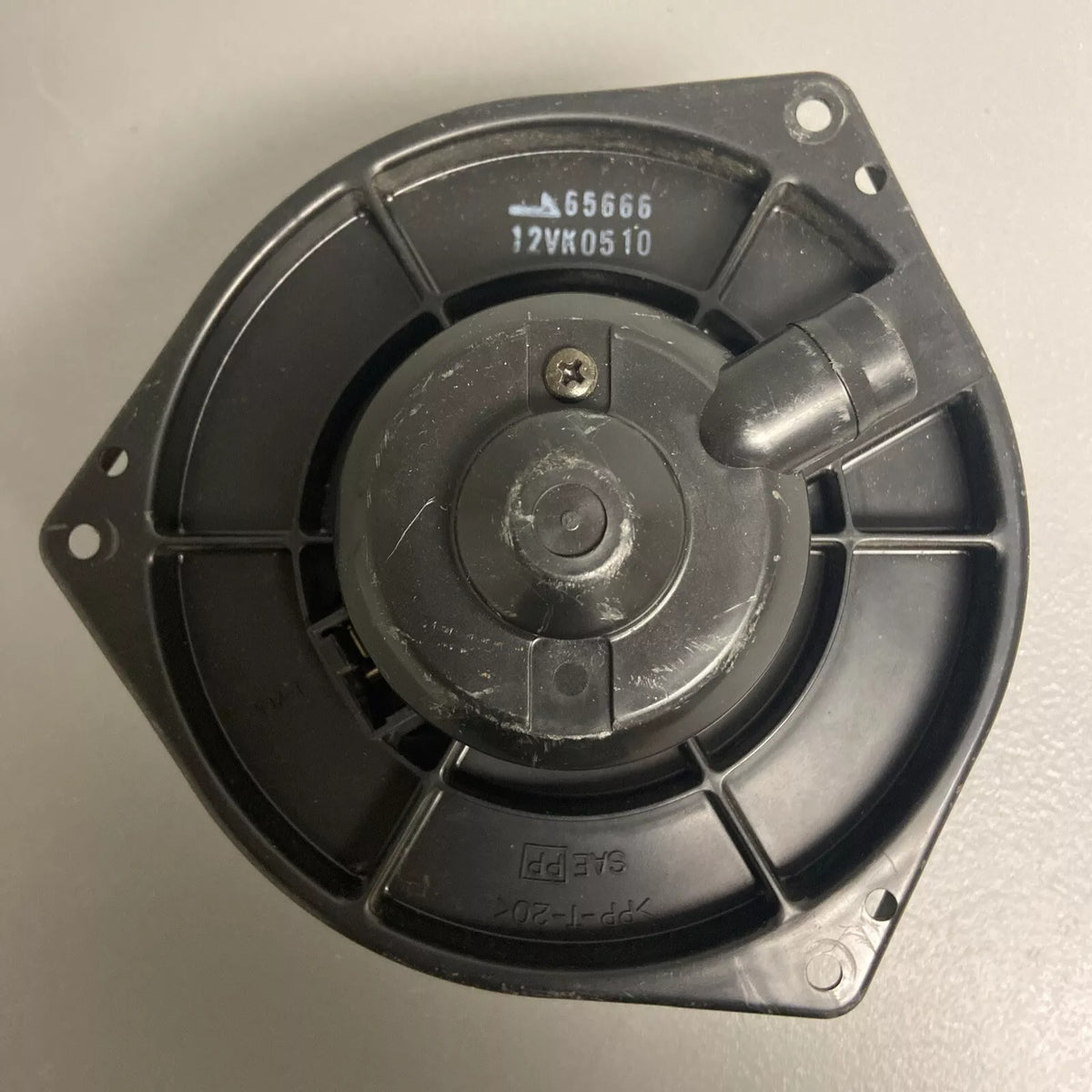 Air Conditioner Heater Blower Motor 62700-30352 for 01-03 Infiniti QX4 - KUDUPARTS