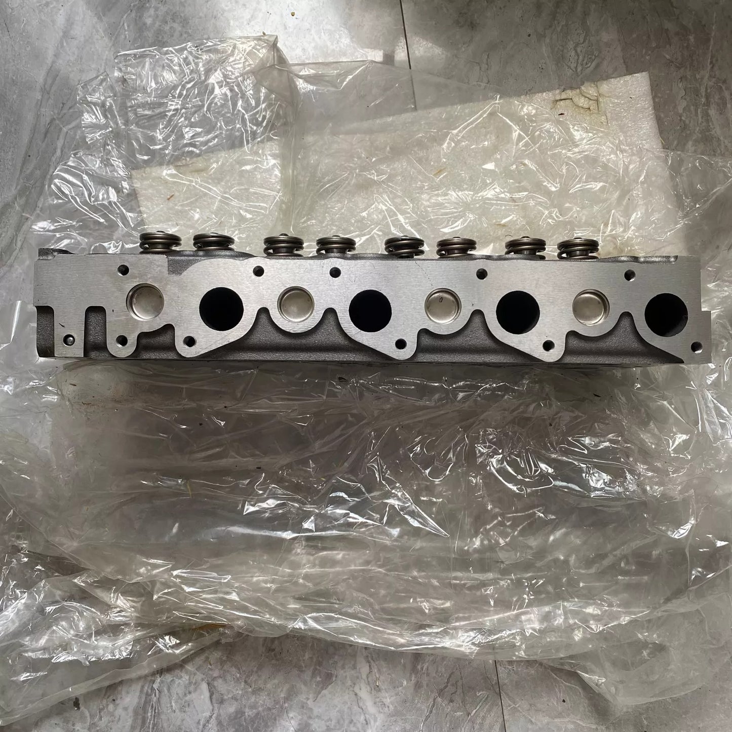 Engine V2003 V2203 V2403 Complete Cylinder Head for Kubota