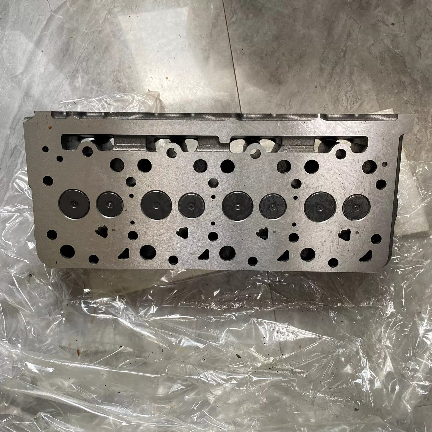Engine V2003 V2203 V2403 Complete Cylinder Head for Kubota