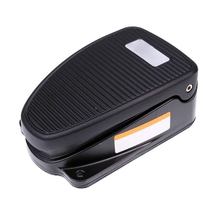 Interrupteur de commande au pied AT82210 pour John Deere 300D 310E 310SL 315SJ 410D 410E 110 120 160C 370C E210 E230 E240 E260 200LC 230LC 80 80C 85D 892