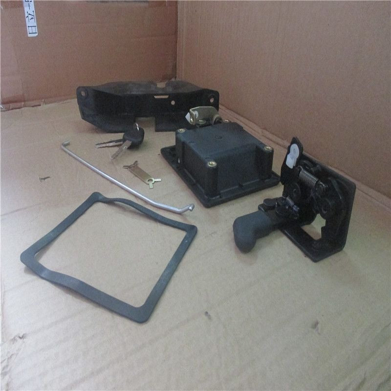 Handle VOE14524738 for Volvo Excavator EC160B EC180B EC140B EC700B EC460B EC360B EC330B EC290B EC240B EC460B EC360B EC330B EC290B EC240B EC210B - KUDUPARTS