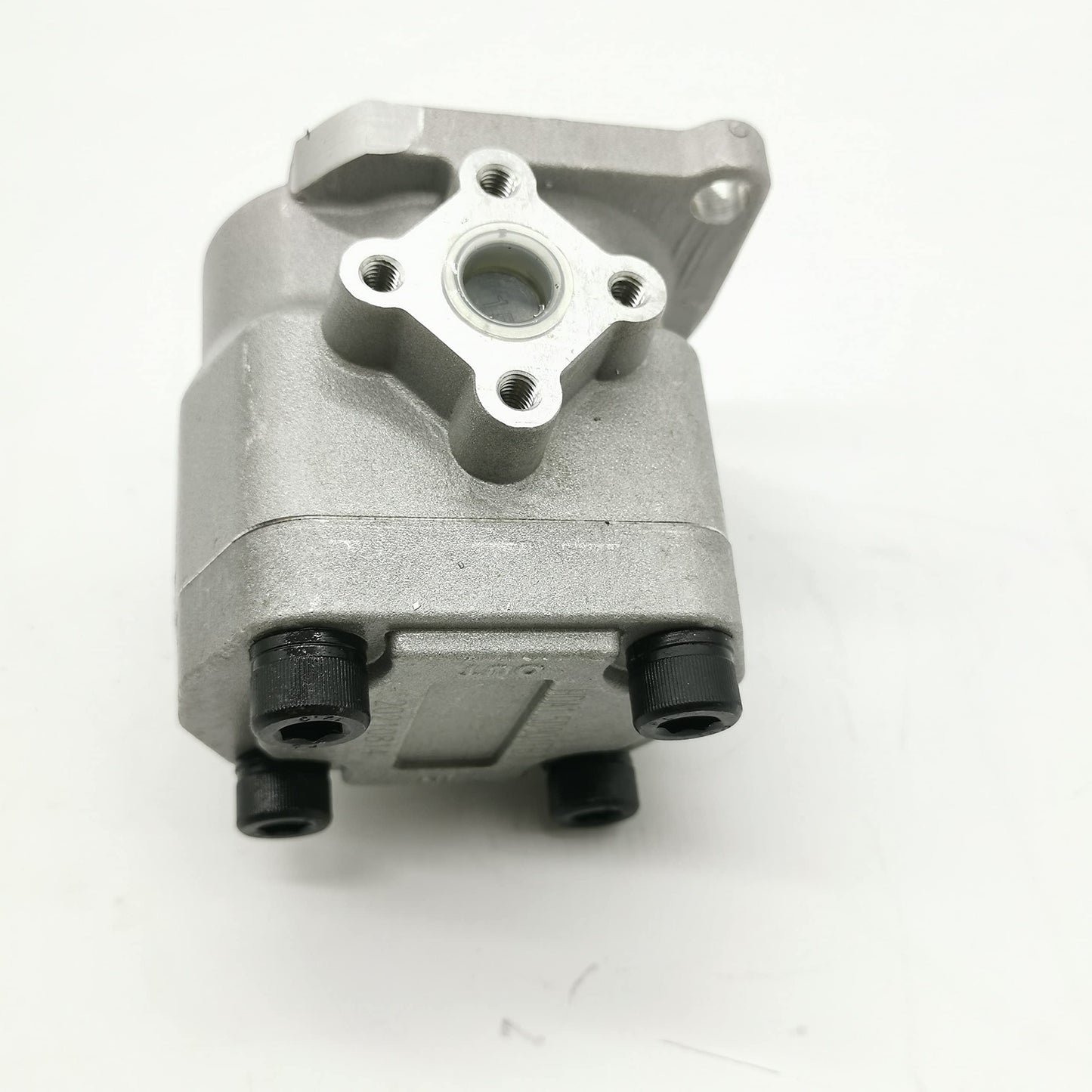 Hydraulic Oil Pressure Pump 38180-36100 38180-76100 for Kubota Tractor L1802 L2002 L2202 L02