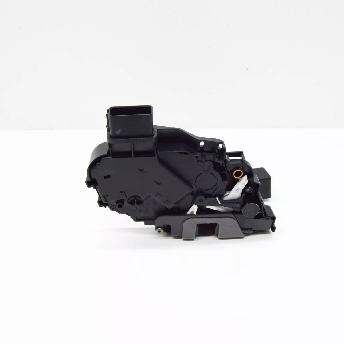 LH Front Right Door Lock LR091358 for Land Rover 2012-2018 Evoque L538 - KUDUPARTS