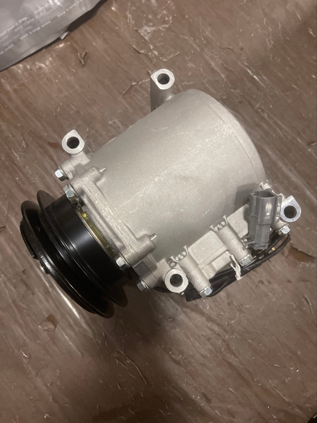 A/C Compressor AKC200A271A for Mitsubishi Fuso 1987-04(Ship to US Only) - KUDUPARTS