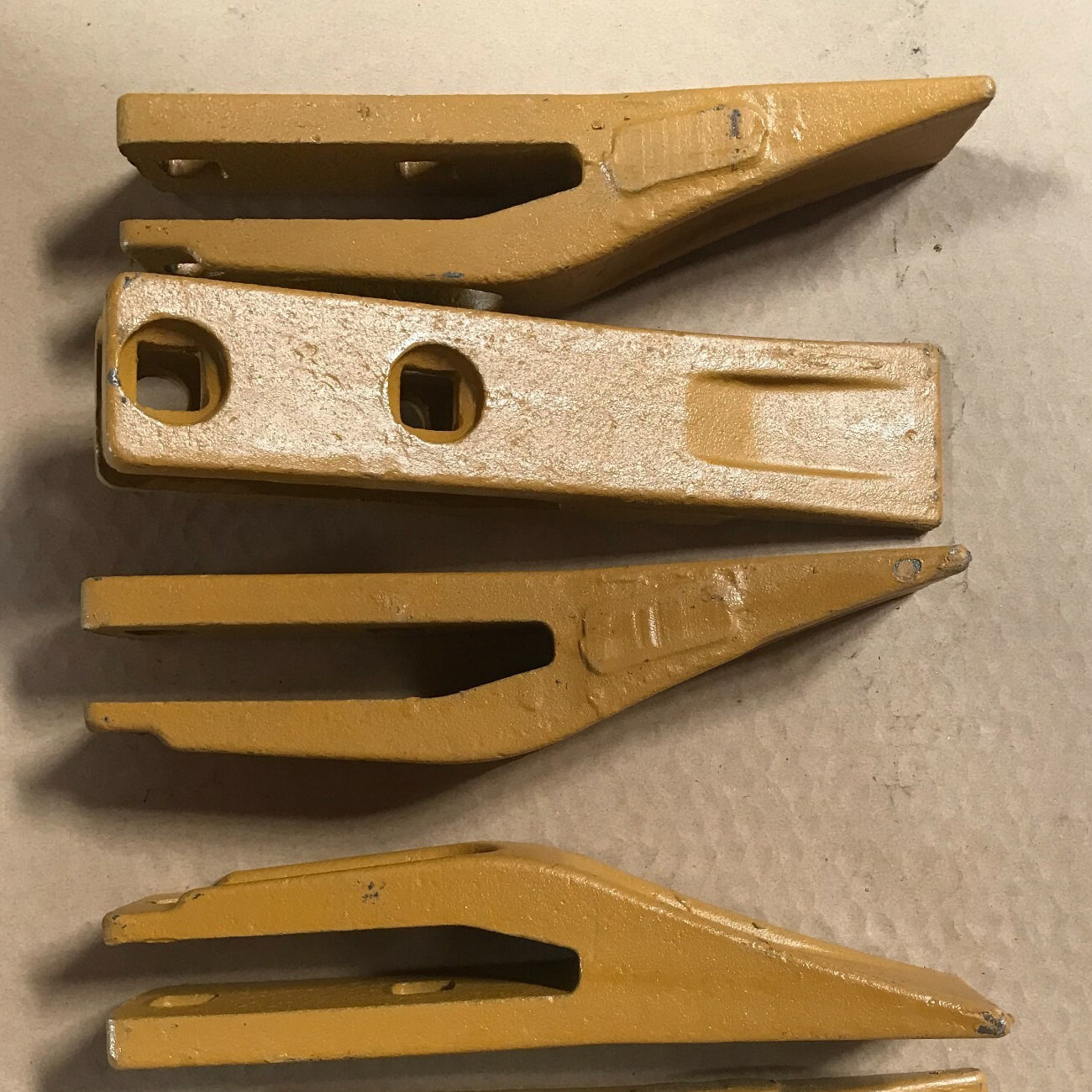 4 PCS Tooth-UNI 135-8203 6Y-6335 for Caterpillar CAT 414E 416B 416C 416D 416E 416F 420D 428E 428F 430D 430E 430F 432D