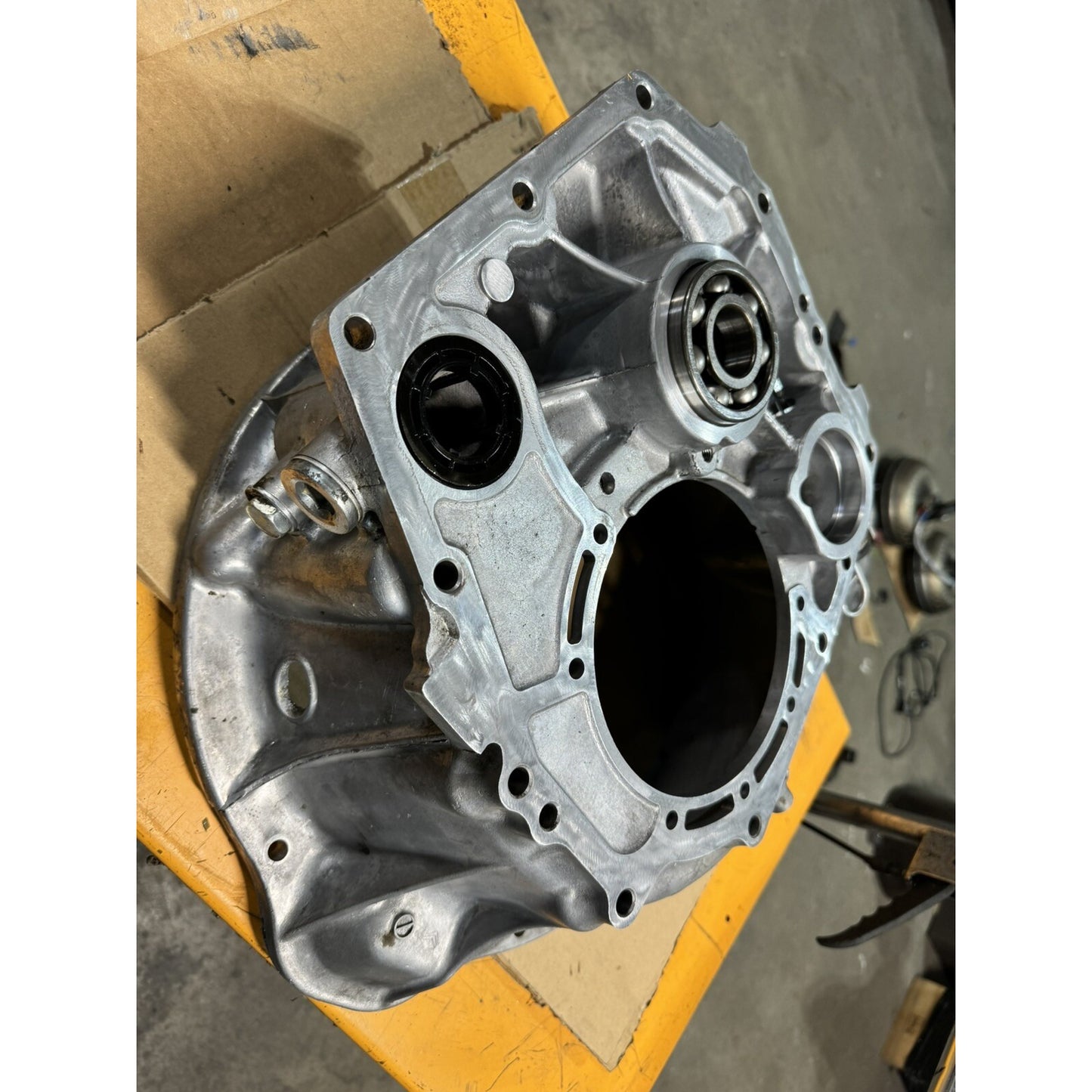 Transmission Housing 32552-U2261-71 for Toyota Engine 1DZ 1ZS 4Y Forklift 8FGU20 8FGU25 8FGU30 8FGU32 8FG18B 8FG25B 8FG30B