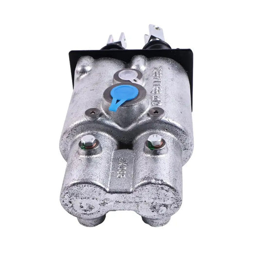 Twin Brake Master Cylinder 47777898 for New Holland T1804 T2104 T2304 T7.220 T7.230 T7.235 T7.245 T7.250 T7.260 T7.270 T7030 T7040 T7050 T7060 T7070 - KUDUPARTS